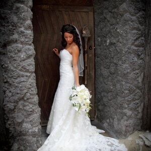 Casablanca 1914 Wedding Dress. Ivory. Size 4. Beautiful!